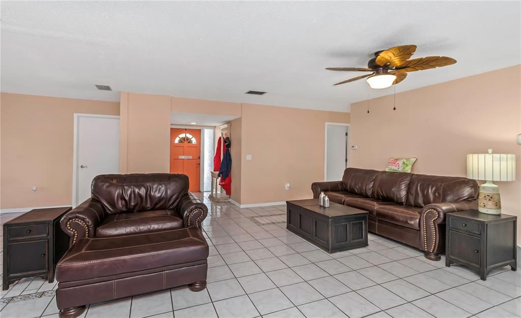 For Sale: $500,000 (3 beds, 2 baths, 1457 Square Feet)