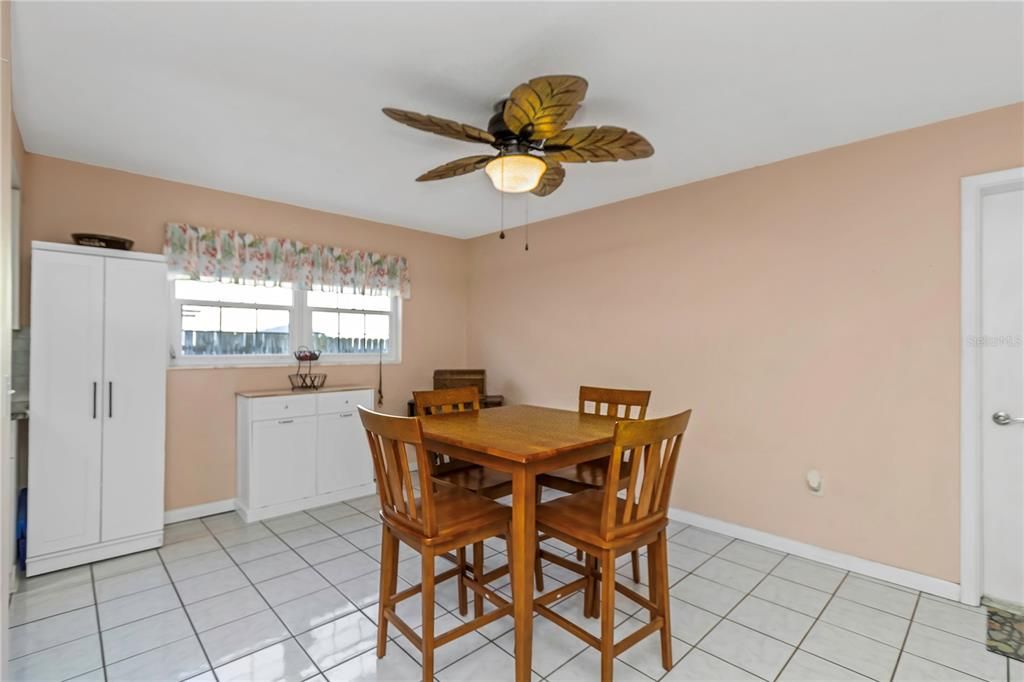 For Sale: $500,000 (3 beds, 2 baths, 1457 Square Feet)