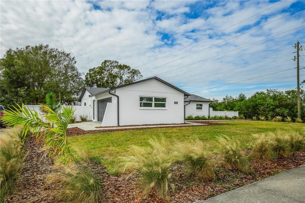 For Sale: $549,000 (3 beds, 2 baths, 1191 Square Feet)