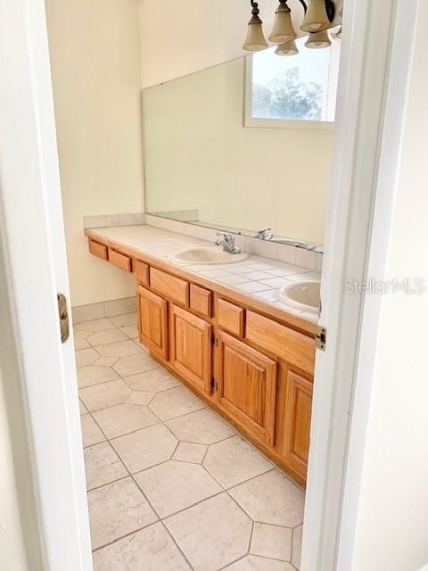 For Rent: $2,595 (3 beds, 2 baths, 1655 Square Feet)