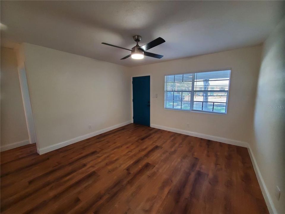 For Sale: $265,000 (3 beds, 1 baths, 1032 Square Feet)