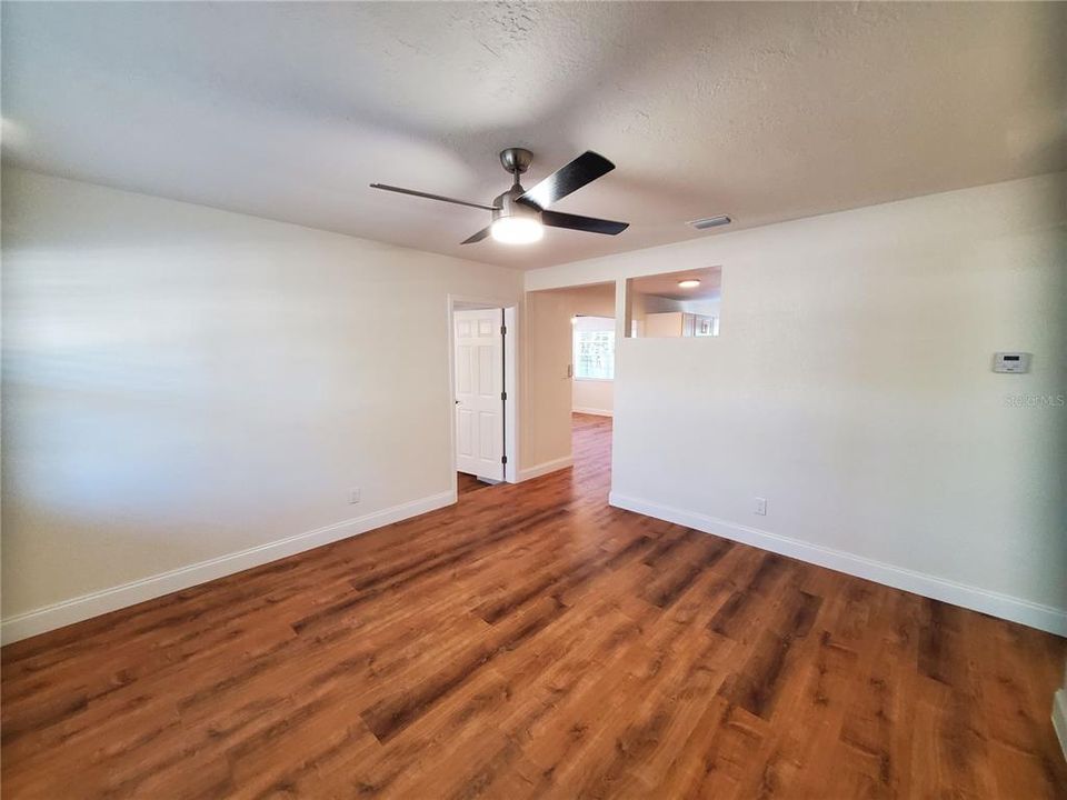 For Sale: $265,000 (3 beds, 1 baths, 1032 Square Feet)