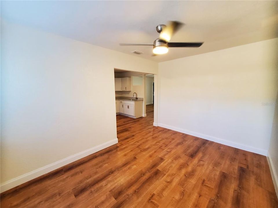 For Sale: $265,000 (3 beds, 1 baths, 1032 Square Feet)