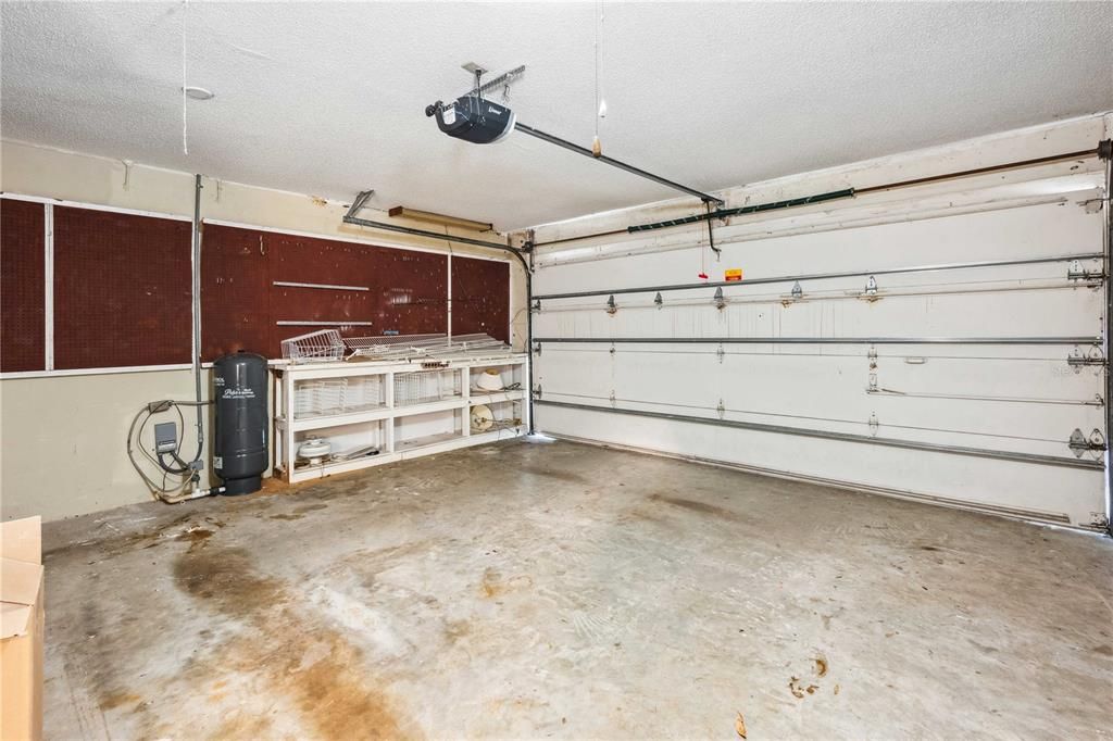 Active With Contract: $342,500 (4 beds, 3 baths, 2114 Square Feet)