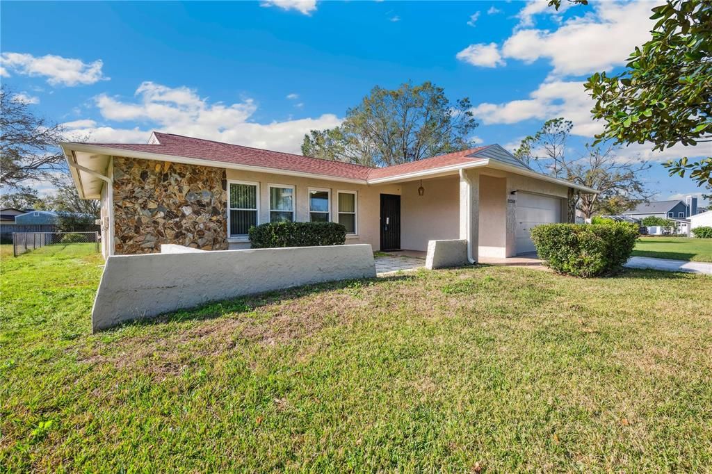 Active With Contract: $342,500 (4 beds, 3 baths, 2114 Square Feet)