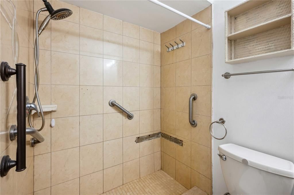 Active With Contract: $342,500 (4 beds, 3 baths, 2114 Square Feet)