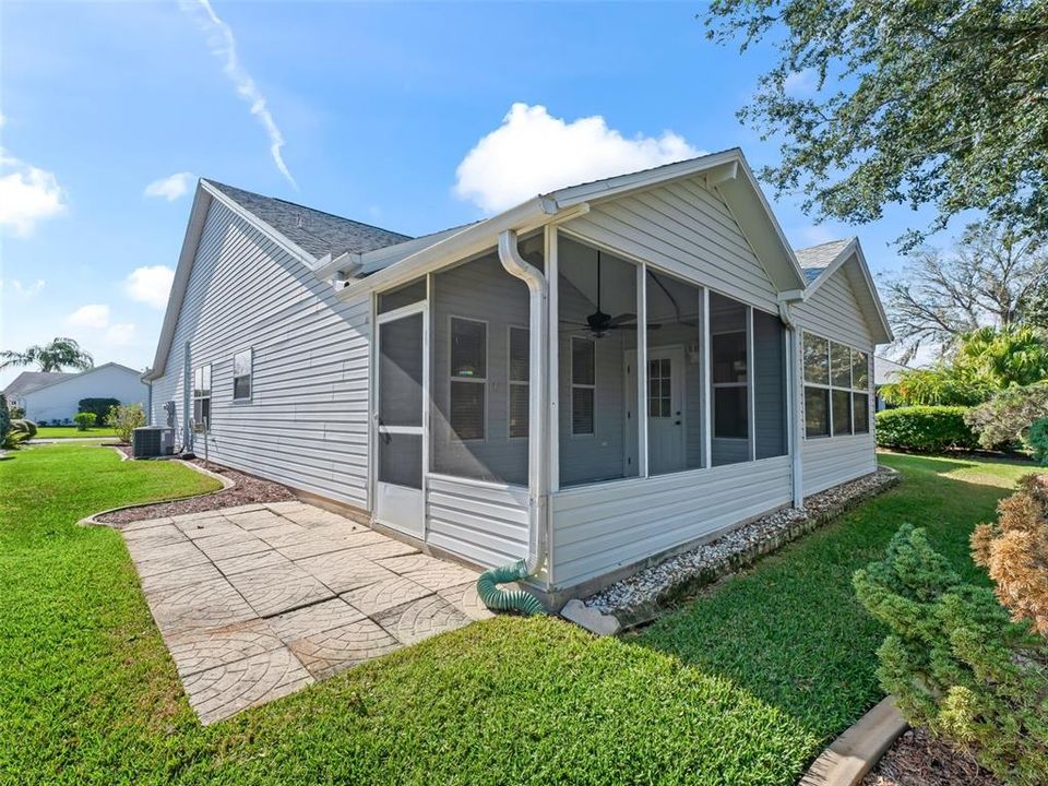 For Sale: $357,500 (3 beds, 2 baths, 2040 Square Feet)