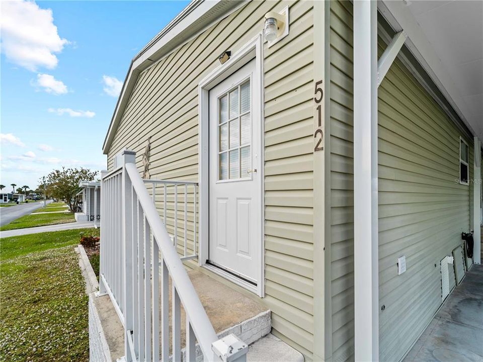 Front steps that lead to laundry