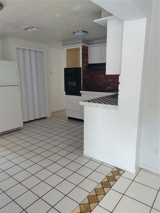 For Rent: $1,600 (2 beds, 1 baths, 1008 Square Feet)