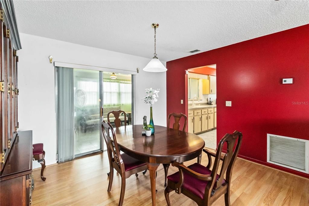 For Sale: $250,000 (2 beds, 2 baths, 1377 Square Feet)