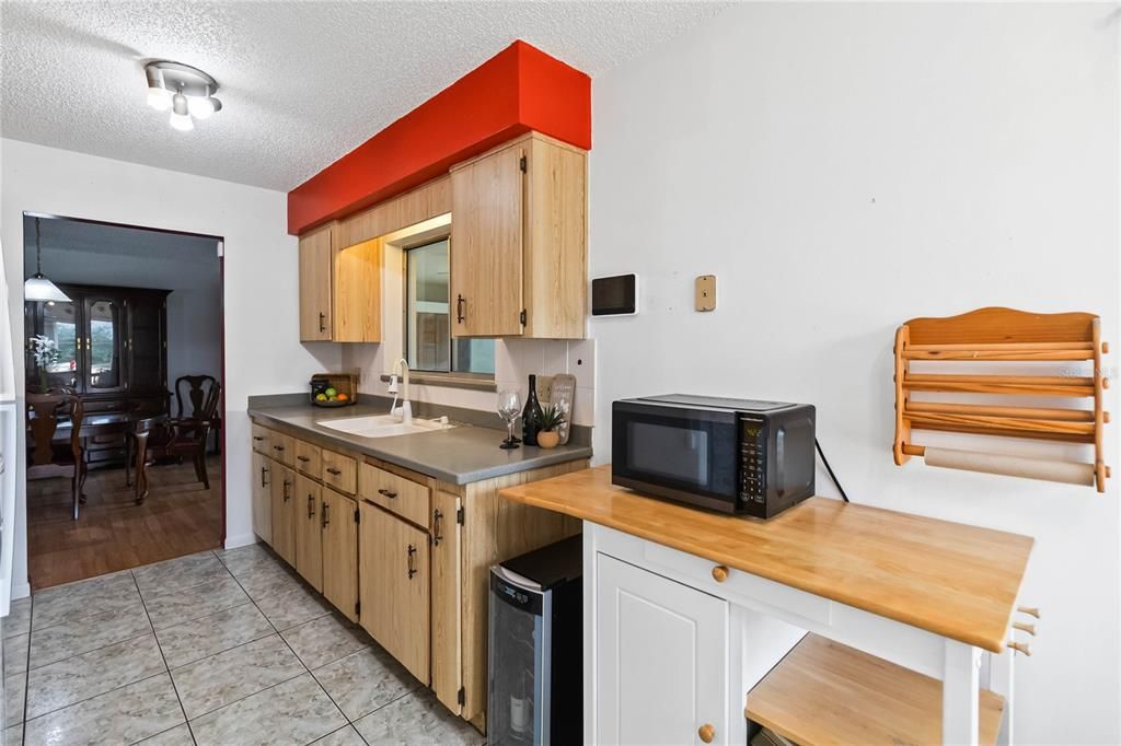 For Sale: $250,000 (2 beds, 2 baths, 1377 Square Feet)