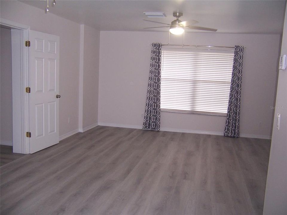 For Rent: $2,400 (3 beds, 2 baths, 2198 Square Feet)