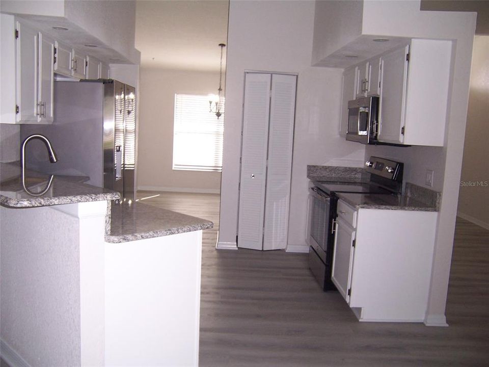 For Rent: $2,400 (3 beds, 2 baths, 2198 Square Feet)