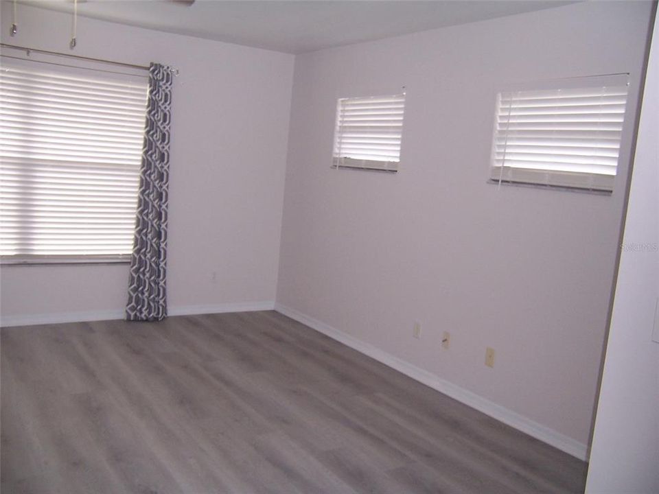 For Rent: $2,400 (3 beds, 2 baths, 2198 Square Feet)