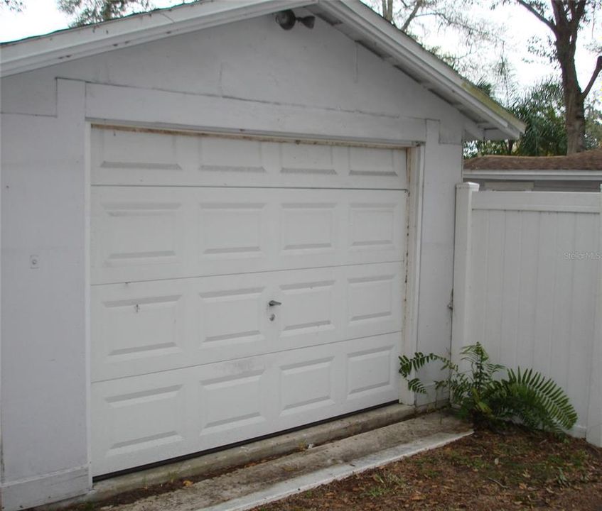 For Sale: $500,000 (4 beds, 2 baths, 1362 Square Feet)