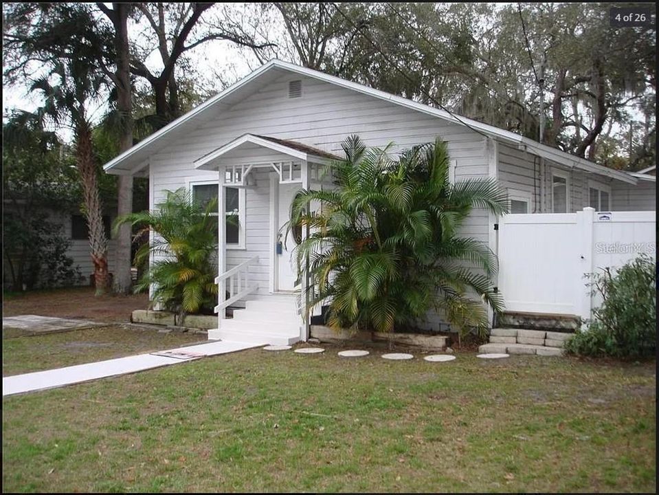 For Sale: $500,000 (4 beds, 2 baths, 1362 Square Feet)