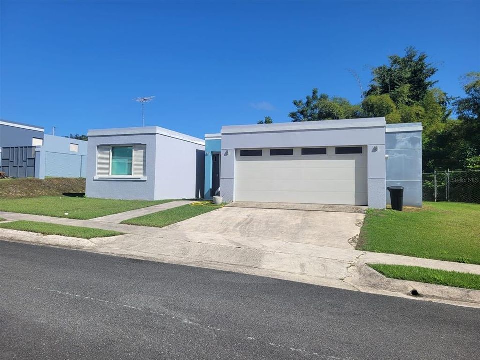 Recently Sold: $279,000 (3 beds, 2 baths, 1300 Square Feet)