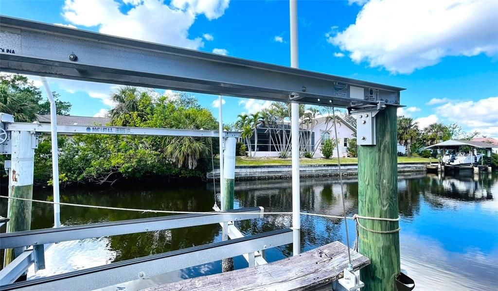 Newer Aluminum Boat Lift