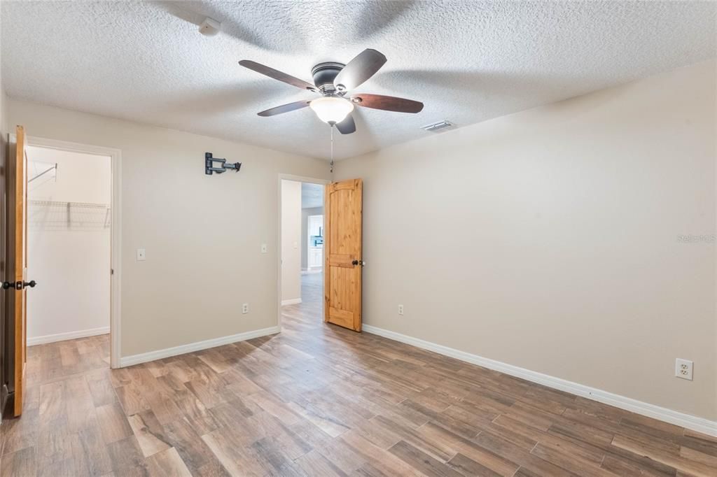 For Sale: $374,900 (3 beds, 2 baths, 1820 Square Feet)