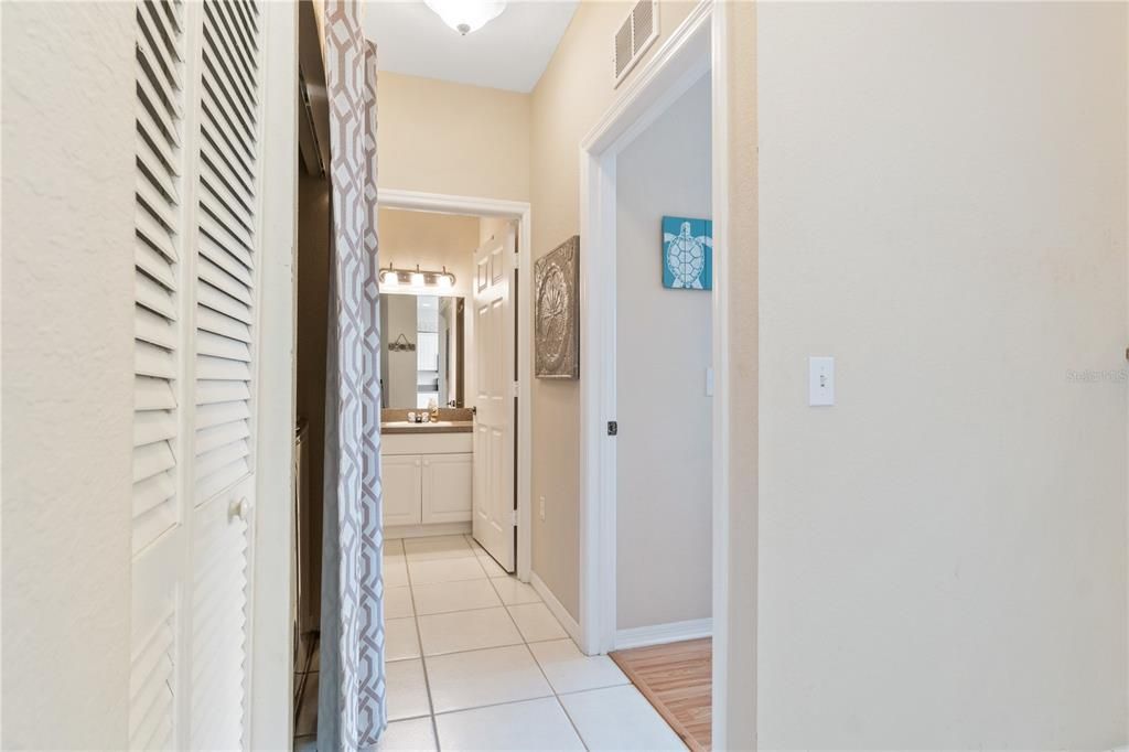 For Sale: $258,900 (2 beds, 2 baths, 1167 Square Feet)