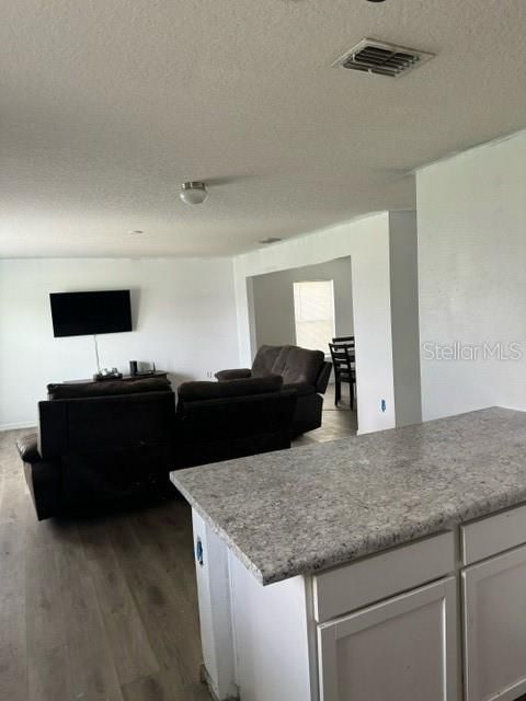 For Rent: $1,650 (4 beds, 2 baths, 1608 Square Feet)