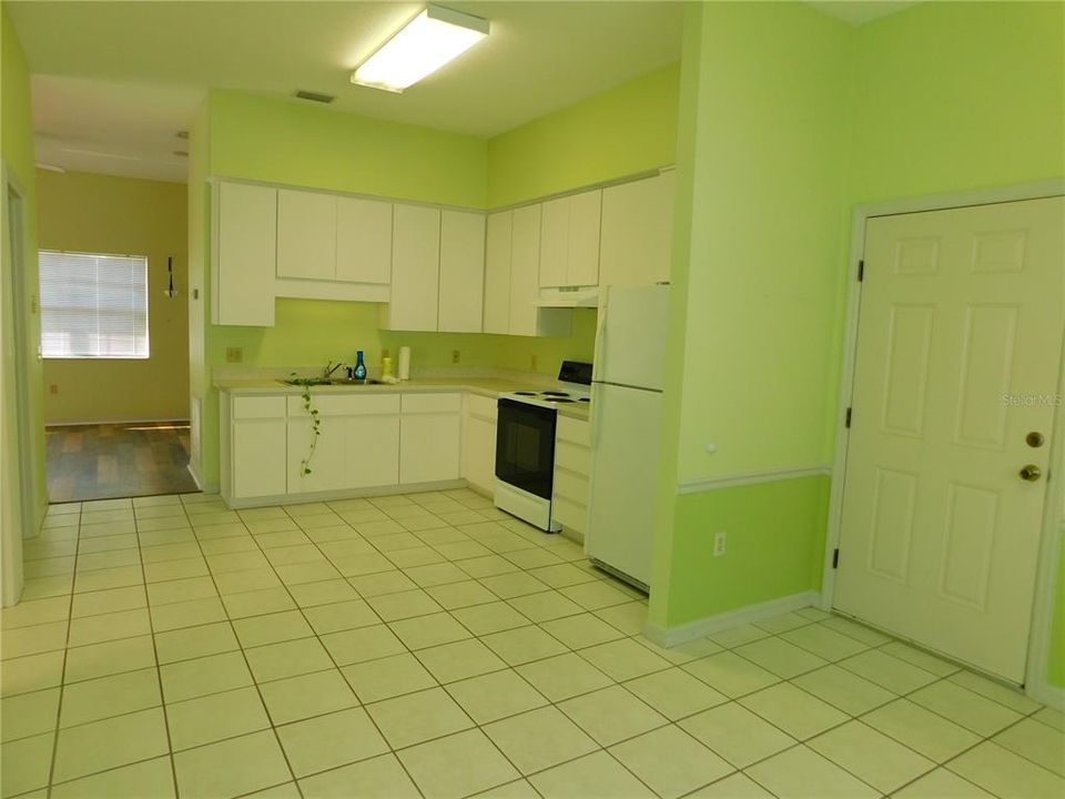 For Sale: $355,000 (2 beds, 2 baths, 1595 Square Feet)