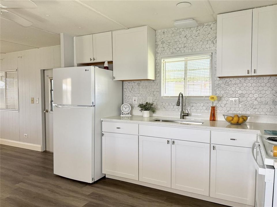 Kitchen -Plenty of Cabinets