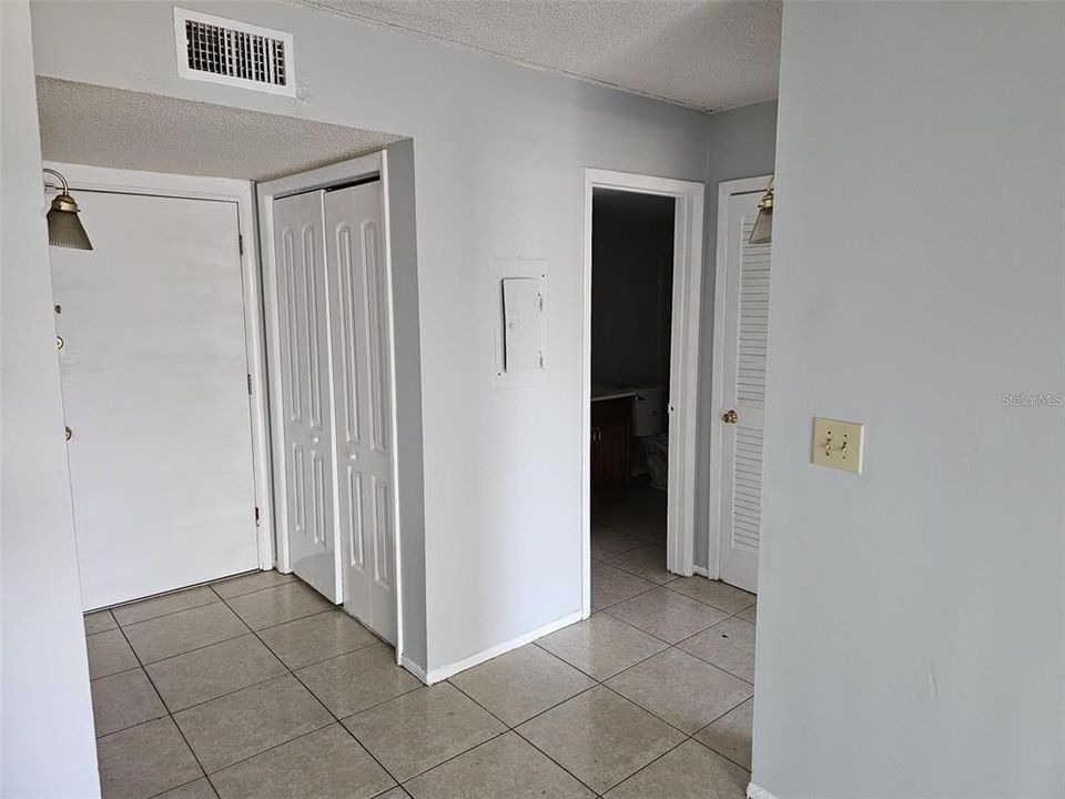 For Sale: $126,500 (1 beds, 1 baths, 742 Square Feet)