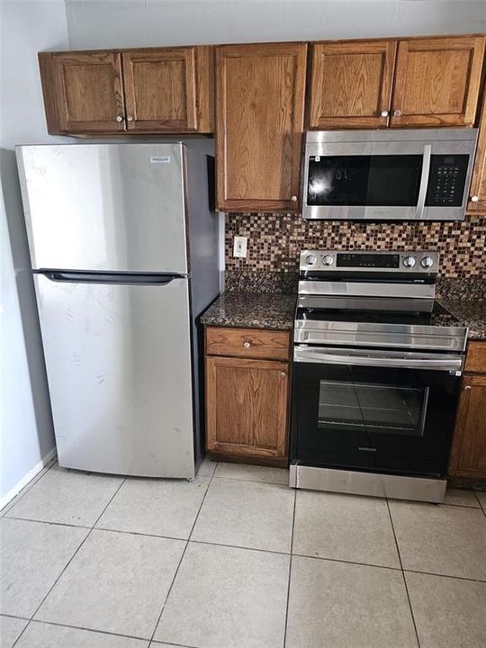 For Sale: $126,500 (1 beds, 1 baths, 742 Square Feet)