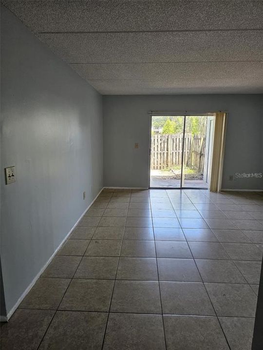 For Sale: $126,500 (1 beds, 1 baths, 742 Square Feet)