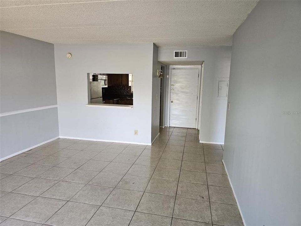 For Sale: $126,500 (1 beds, 1 baths, 742 Square Feet)