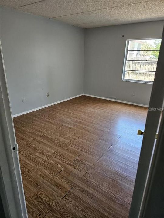 For Sale: $126,500 (1 beds, 1 baths, 742 Square Feet)