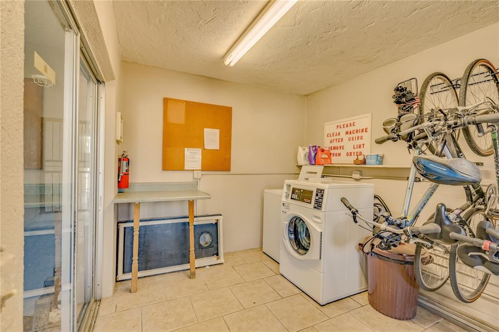 For Sale: $220,000 (1 beds, 1 baths, 740 Square Feet)