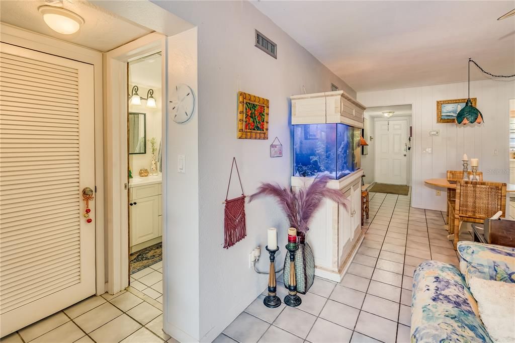 For Sale: $220,000 (1 beds, 1 baths, 740 Square Feet)