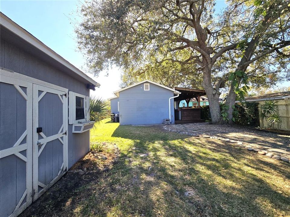 For Sale: $550,000 (3 beds, 2 baths, 1547 Square Feet)