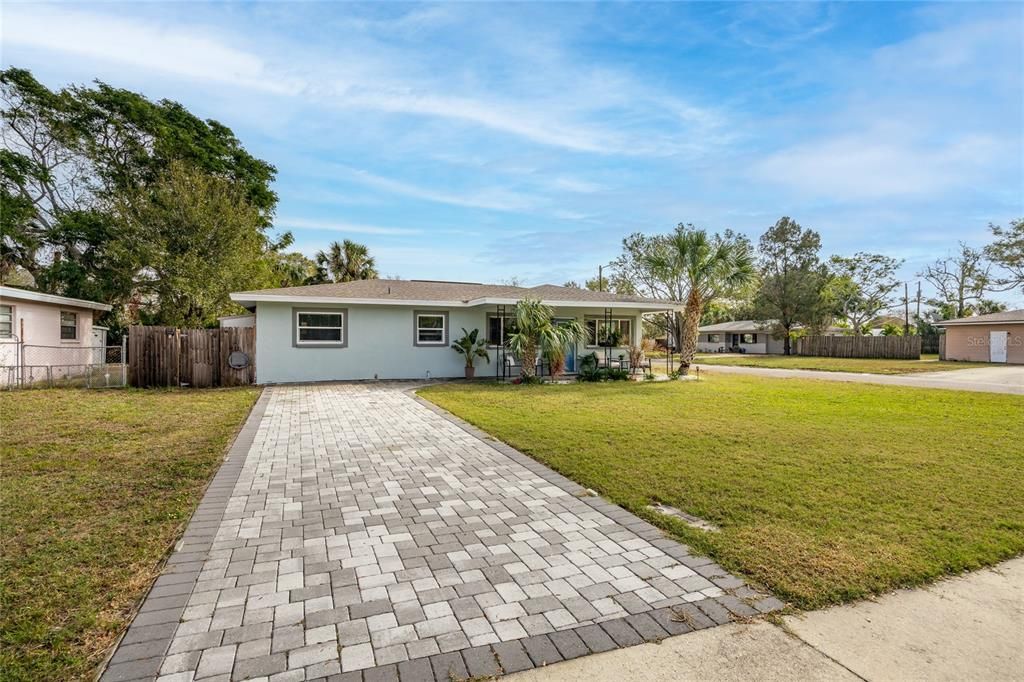 For Sale: $424,000 (3 beds, 2 baths, 1170 Square Feet)