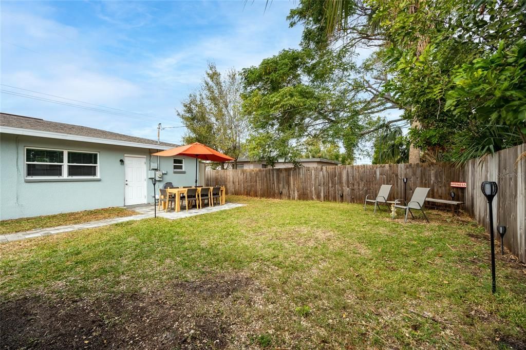 For Sale: $424,000 (3 beds, 2 baths, 1170 Square Feet)