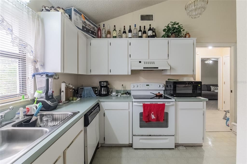 For Sale: $345,000 (4 beds, 2 baths, 1769 Square Feet)