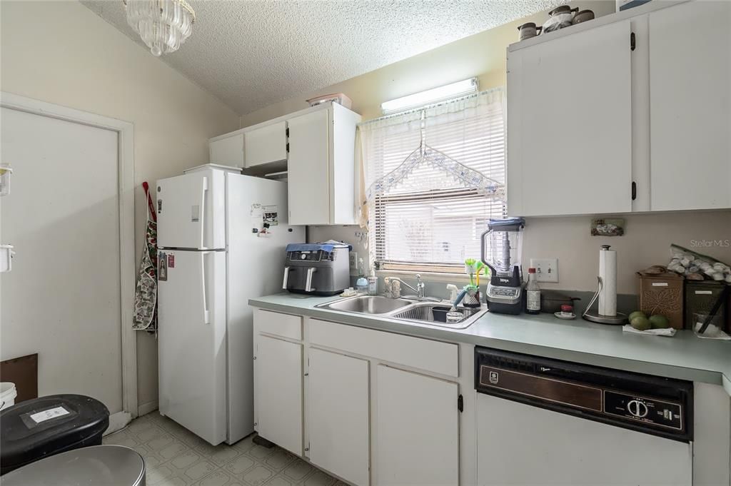 For Sale: $345,000 (4 beds, 2 baths, 1769 Square Feet)