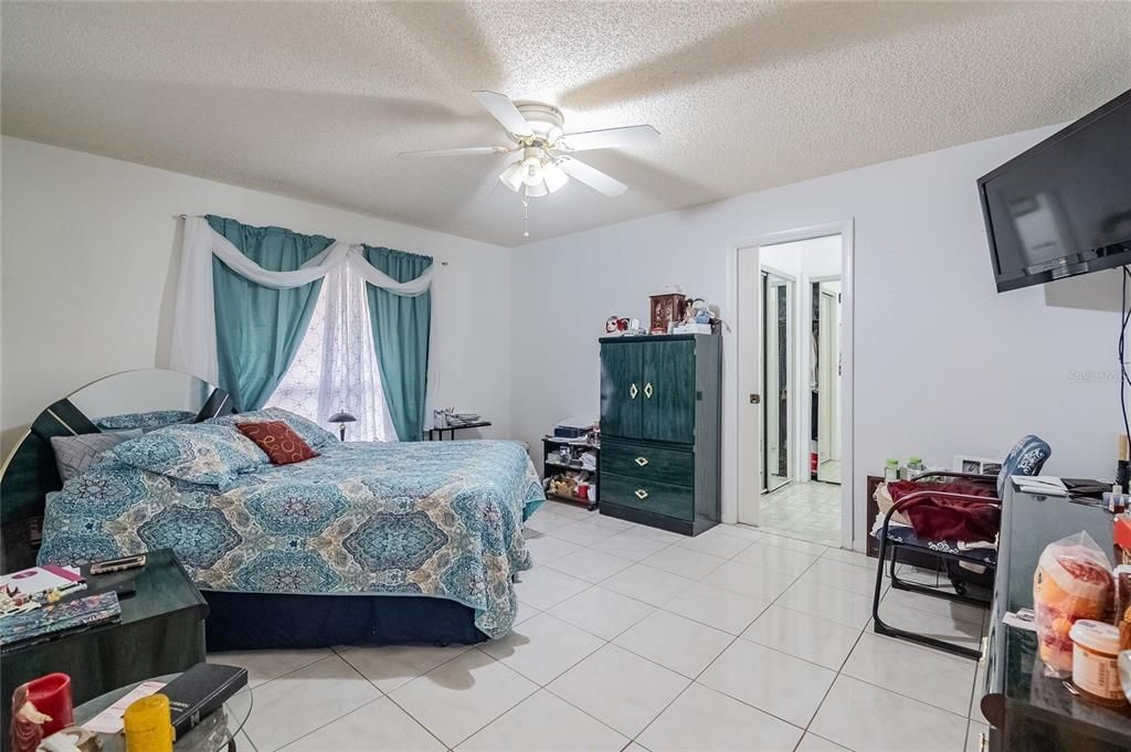 For Sale: $345,000 (4 beds, 2 baths, 1769 Square Feet)