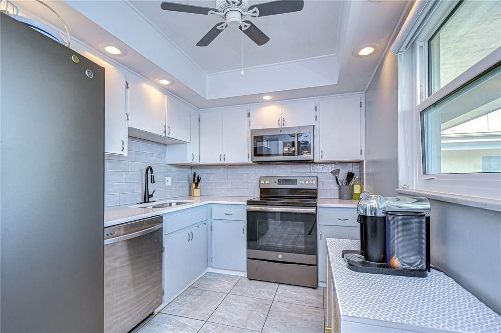 For Sale: $316,900 (2 beds, 2 baths, 1215 Square Feet)