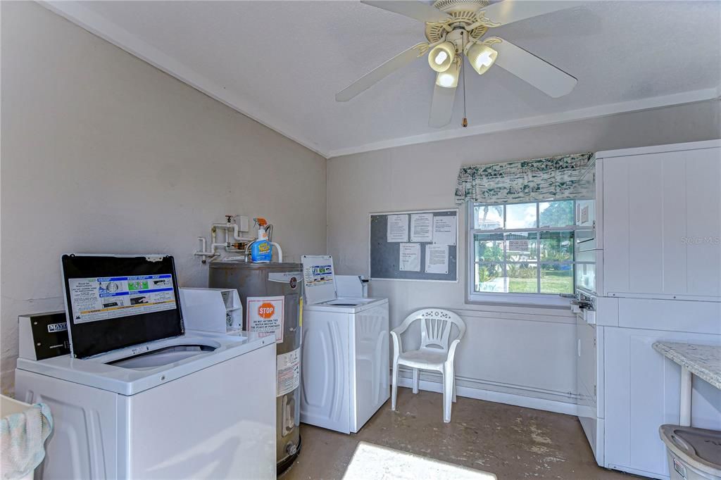 For Sale: $316,900 (2 beds, 2 baths, 1215 Square Feet)