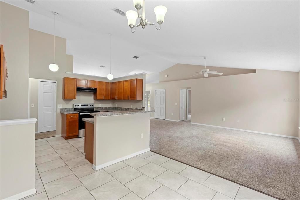 For Sale: $319,900 (3 beds, 2 baths, 1794 Square Feet)