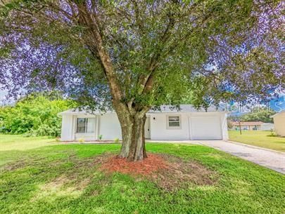 For Sale: $299,999 (2 beds, 2 baths, 1083 Square Feet)