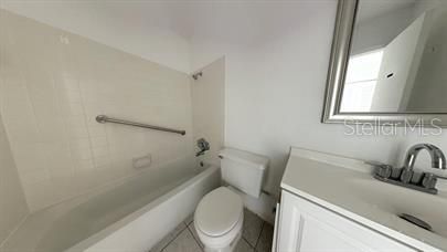 For Sale: $299,999 (2 beds, 2 baths, 1083 Square Feet)