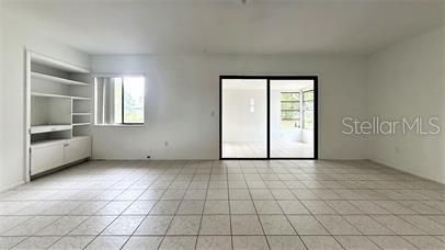 For Sale: $299,999 (2 beds, 2 baths, 1083 Square Feet)