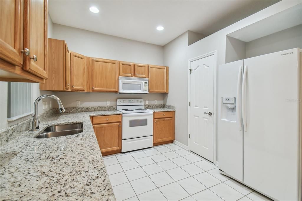 For Rent: $2,100 (2 beds, 2 baths, 1232 Square Feet)