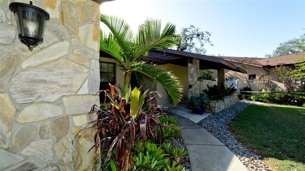 curved sidewalk to front entry