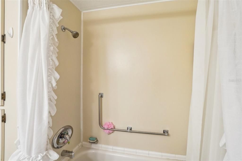 For Sale: $197,500 (2 beds, 2 baths, 1152 Square Feet)