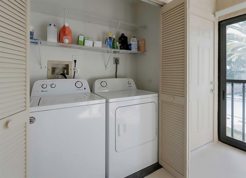 FULL sized washer/dryer